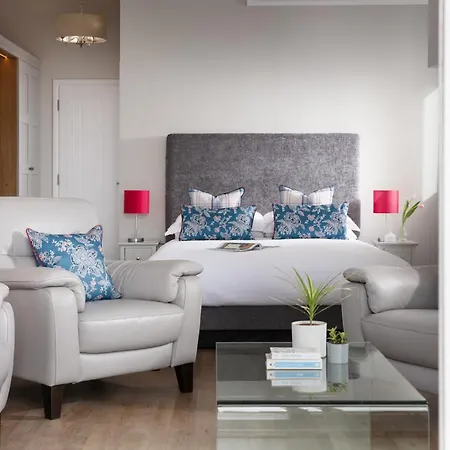 Gyllyngvase House 4*