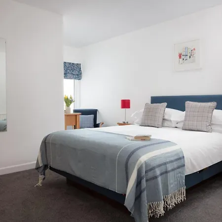 Gyllyngvase House Guest house